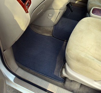 Коврики на Toyota Ipsum II 2001 - 2009 в Туле