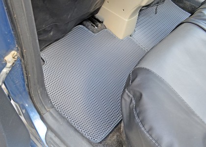 Коврики на Toyota Yaris II 2005 - 2011 в Туле