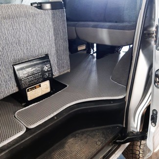 Коврики на Mitsubishi Delica 4 1994 - 2007 в Туле
