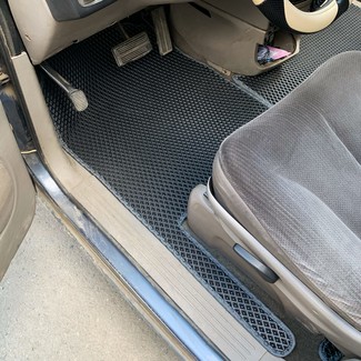 Коврики на Chrysler Voyager (RG) 2000 - 2008 в Туле