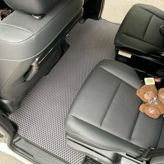 Коврики на Toyota Voxy (R80) 2014 - 2021 в Туле