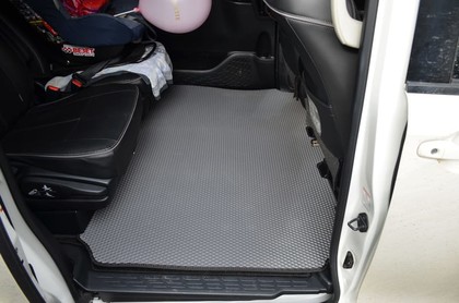 Коврики на Toyota Voxy (R80) 2014 - 2021 в Туле