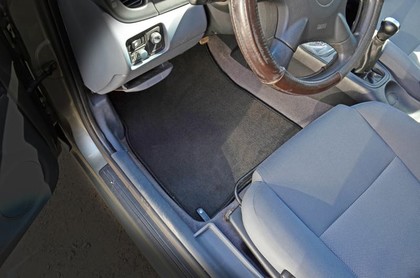 Коврики на Nissan Almera II (N16) 2000 - 2006 в Туле