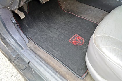 Коврики на Dodge Intrepid II 1997 - 2004 в Туле