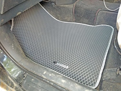 Коврики на Toyota Wish I 2003 - 2009 в Туле
