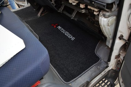 Коврики на Mitsubishi Fuso Canter VII широкая кабина 2002 - 2017 в Туле