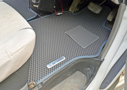 Коврики на Mitsubishi Delica 4 1994 - 2007 в Туле