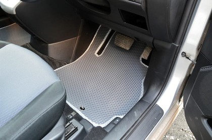 Коврики на Mazda Premacy II 2005 - 2010 в Туле