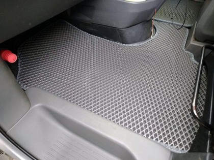 Коврики на Toyota Voxy (R70) 2007 - 2013 в Туле