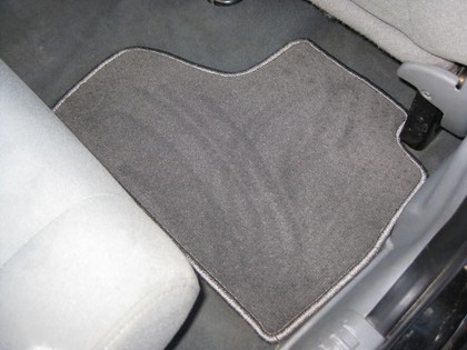 Коврики на Jeep Liberty (KJ) 2001 - 2007 в Туле