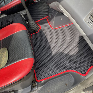 Ворсовые коврики на Mitsubishi Space Gear 1994 - 2007 в Туле Ворсовые коврики на Mitsubishi Space Gear 1994 - 2007 в Туле