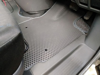 Коврики на Toyota Voxy (R70) 2007 - 2013 в Туле
