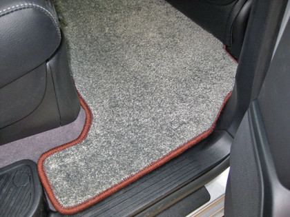Коврики на Toyota Land Cruiser 200 2007 - 2021 в Туле