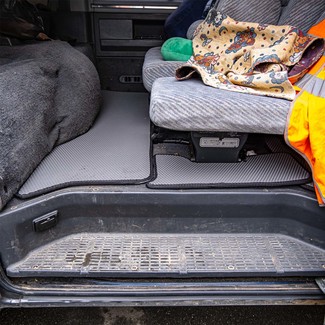 Коврики на Mitsubishi Delica 3 1986 - 1999 в Туле