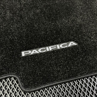 Коврики на Chrysler Pacifica II 2016 - 2025 в Туле