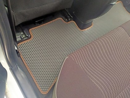Коврики на Toyota Aqua (P10) 2011 - 2021 в Туле