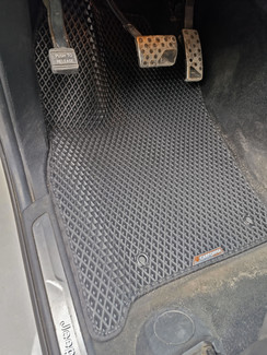 Коврики на Jeep Grand Cherokee (WK2) 2010 - 2022 в Туле