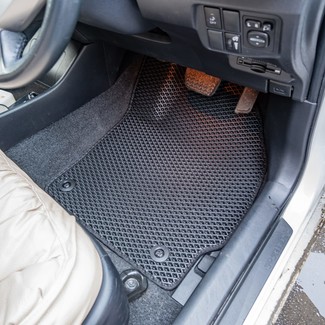 Коврики на Toyota Prius (30) 2009 - 2016 в Туле
