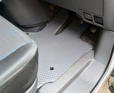 Коврики на Toyota Voxy (R70) 2007 - 2013 в Туле
