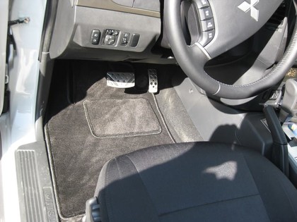 Коврики на Mitsubishi Pajero IV 2006 - 2021 в Туле
