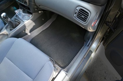 Коврики на Nissan Almera II (N16) 2000 - 2006 в Туле