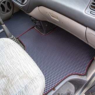 Коврики на Mitsubishi Space Gear 1994 - 2007 в Туле