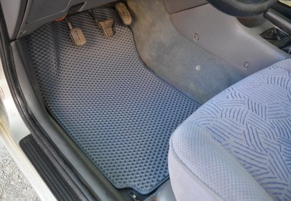 Ворсовые коврики на Toyota Avensis I 1997 - 2002 в Туле