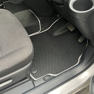 Коврики на Toyota Sienta II 2015 - 2022 в Туле