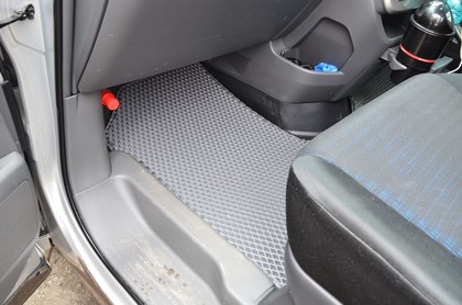 Коврики на Toyota Voxy (R70) 2007 - 2013 в Туле