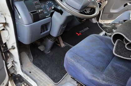 Коврики на Mitsubishi Fuso Canter VII широкая кабина 2002 - 2017 в Туле
