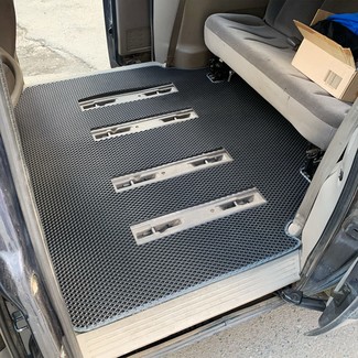 Коврики на Chrysler Voyager (RG) 2000 - 2008 в Туле